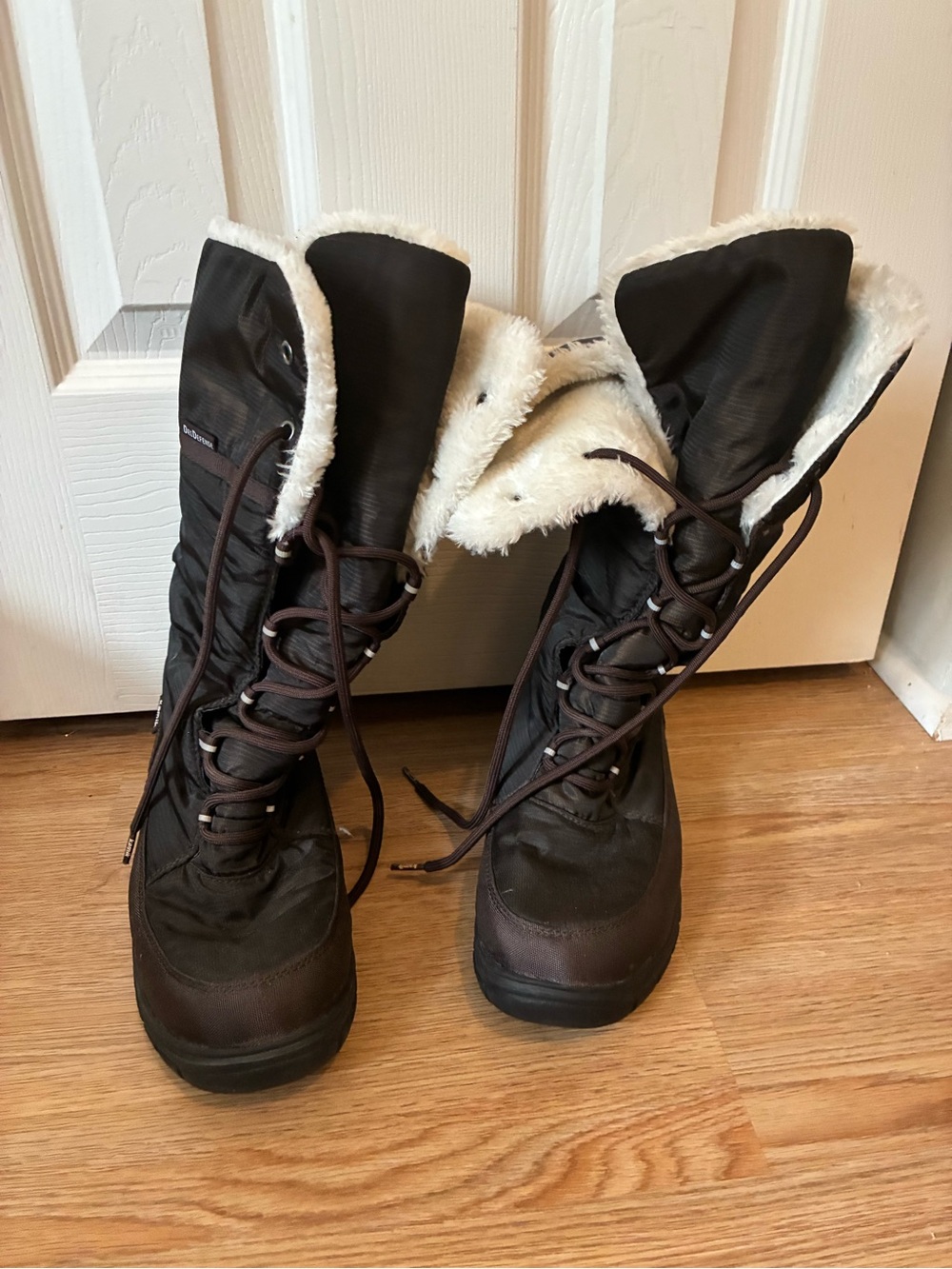 Size 8 Kamik DriDefense Women's Waterproof Lace-Up Boots - Brown.
